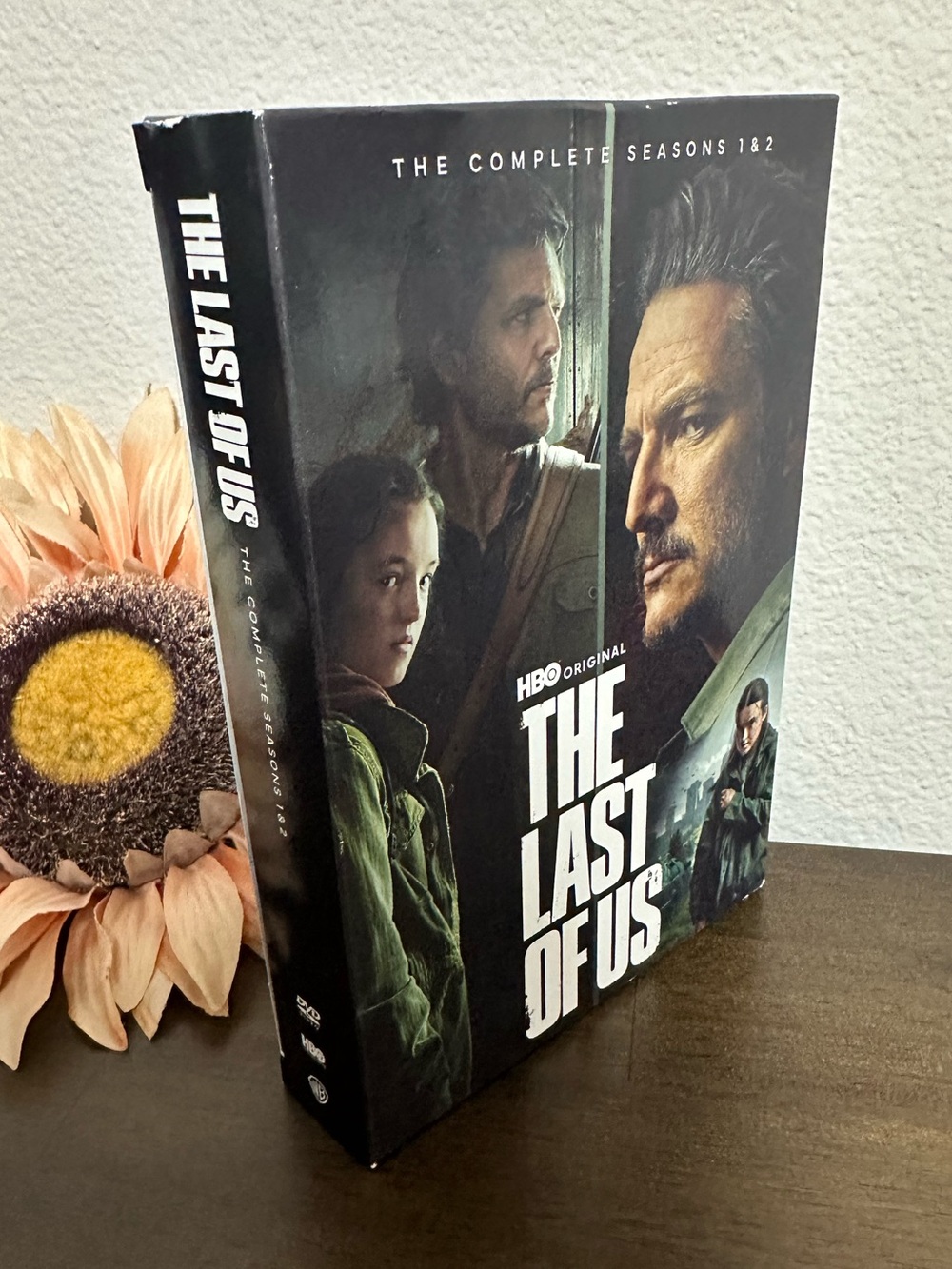HBO ORIGINAL THE LAST OF US Seasons 1 & 2 DVD - Picture 5 of 6
